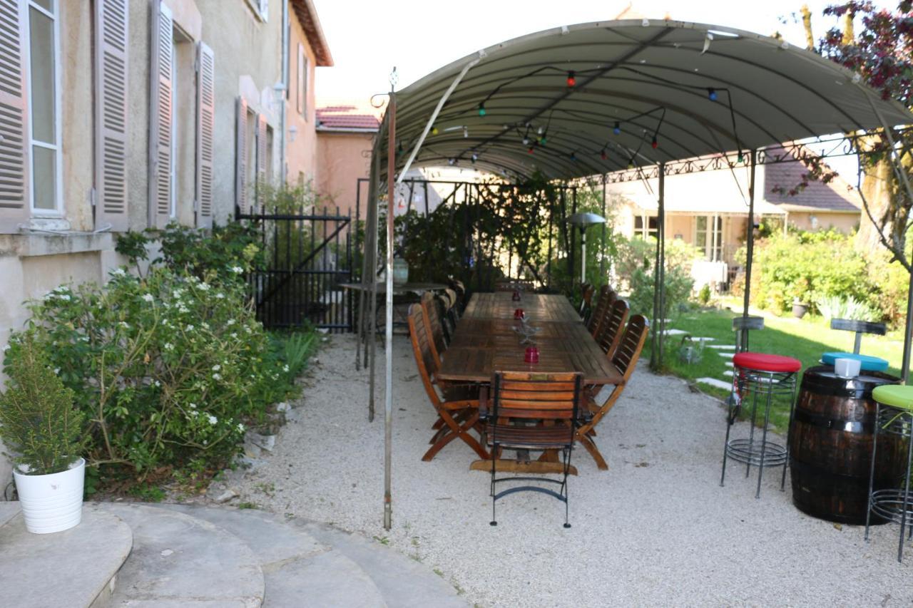 Chambres Et Table L' Echappee Bouvesse-Quirieu Exterior photo